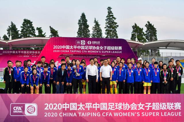 汲取教训：勇敢反抗与独立思考的重要性